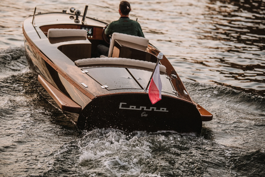 brown electric boat canna one
