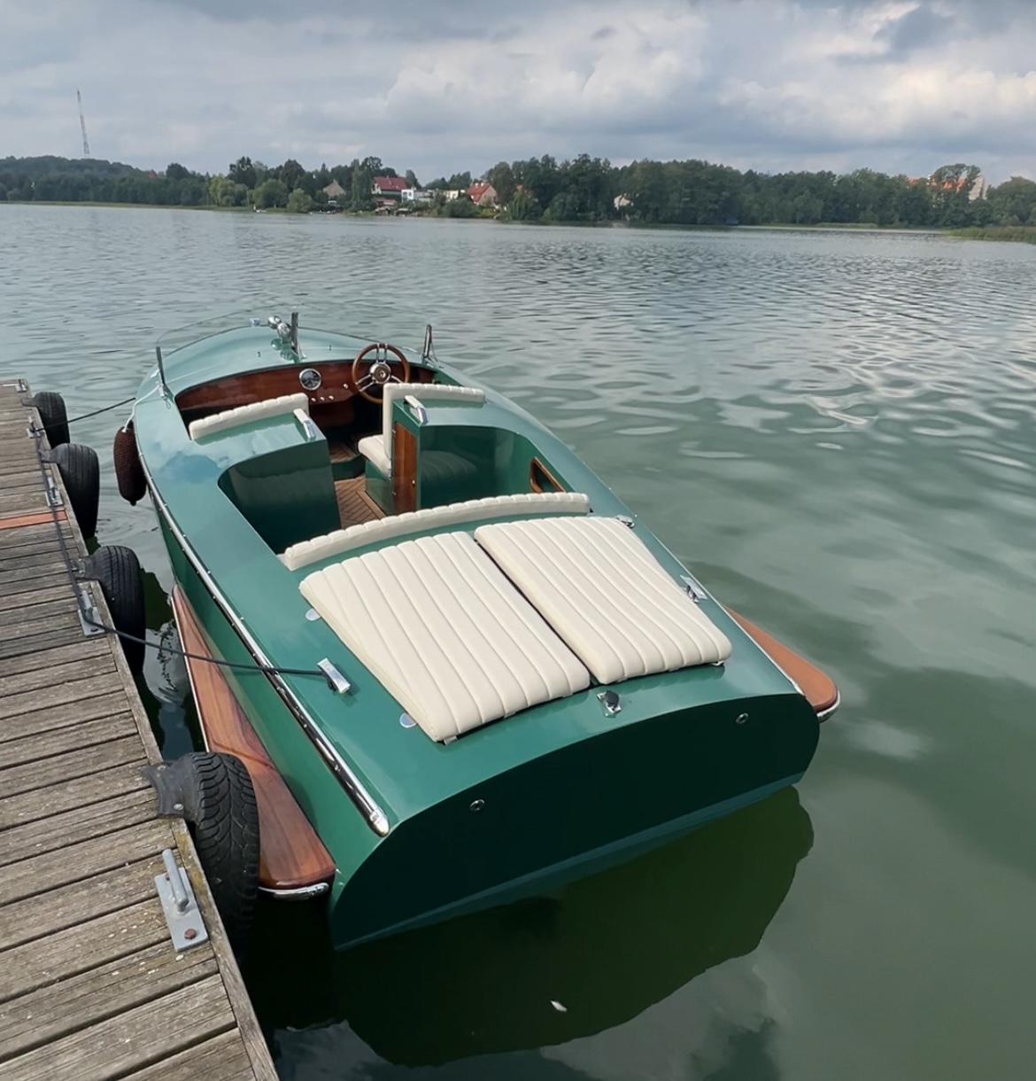 electric boat, retro boat, canna one