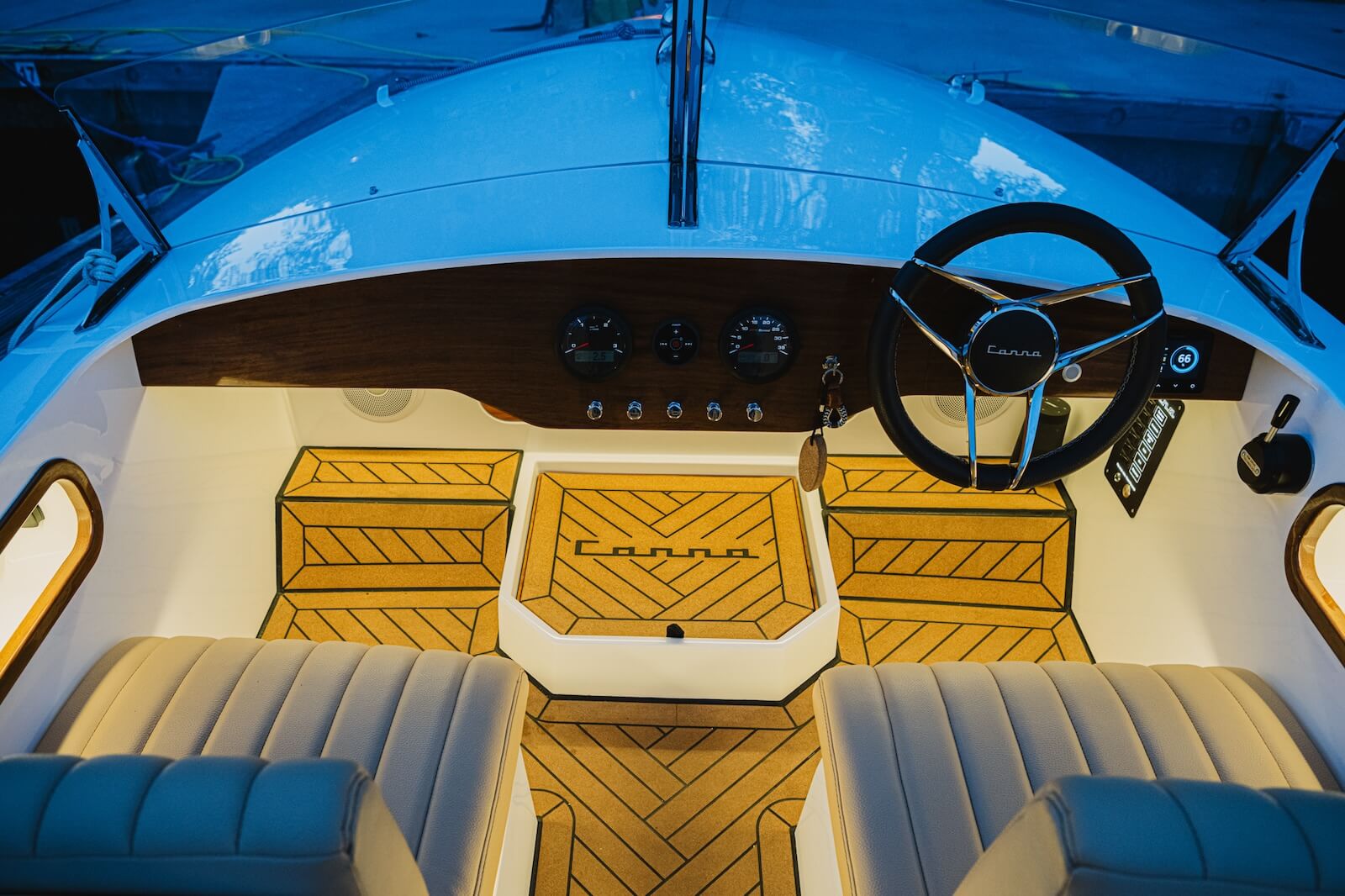 led light on electric boat