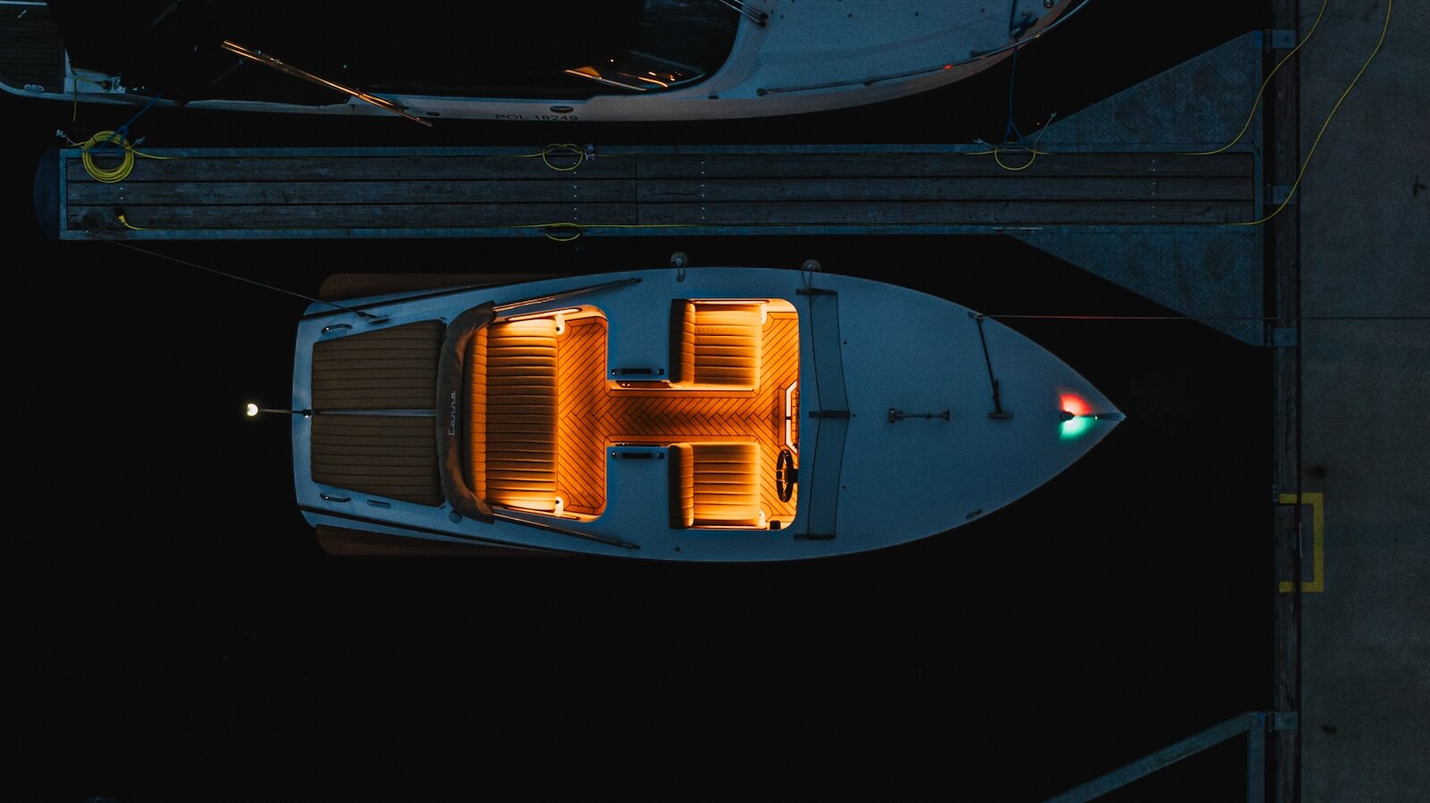 led light on electric boat