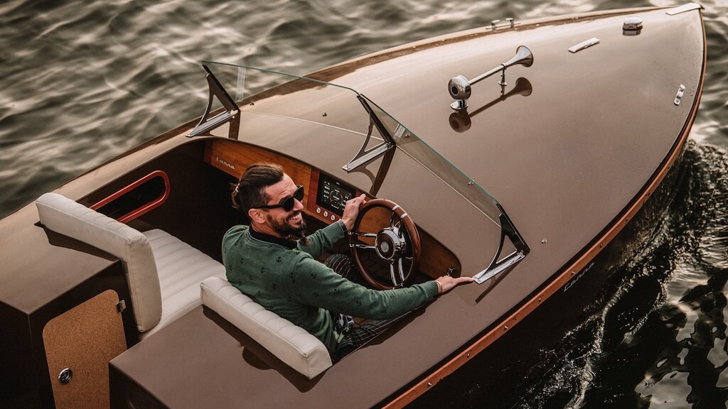 Brown boat, canna one, electric boat