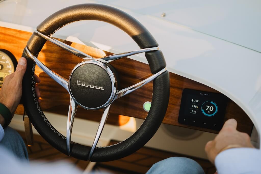 electric boat, classic boat, canna one cabin