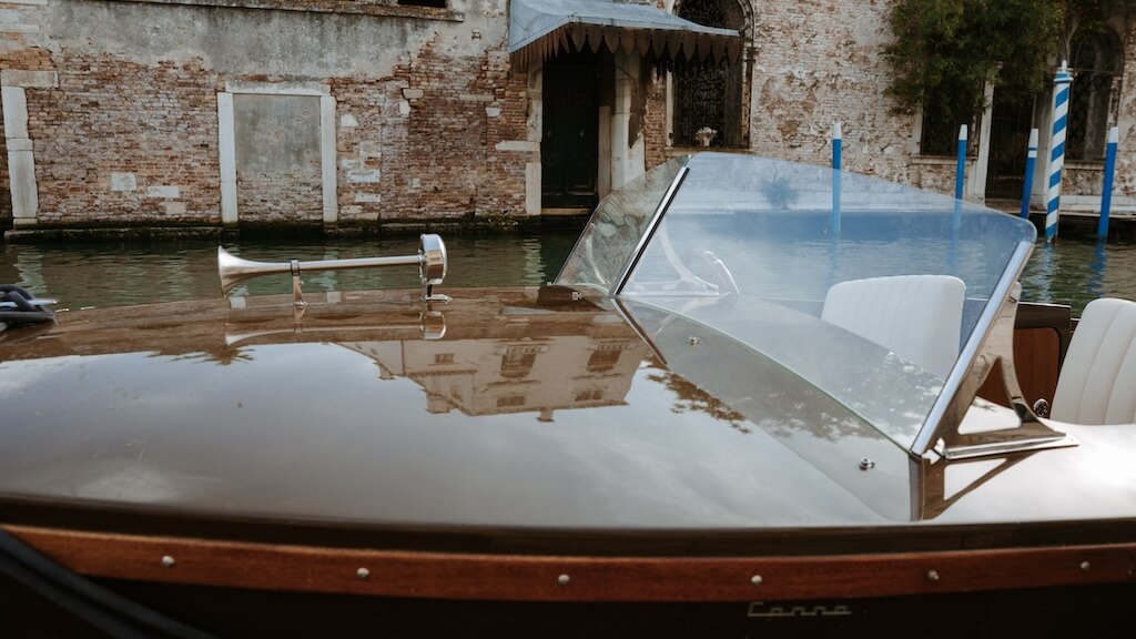electric boat, classic boat, canna one cabin