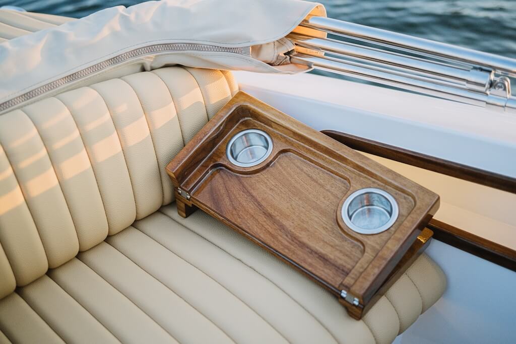 electric boat, classic boat, canna one cabin