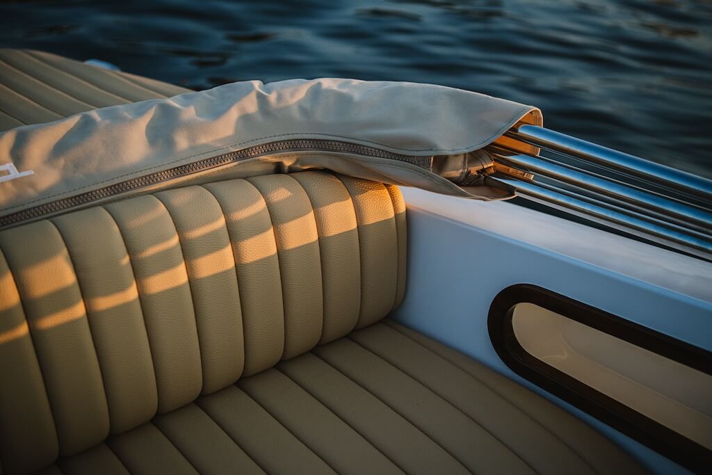 electric boat, classic boat, canna one cabin
