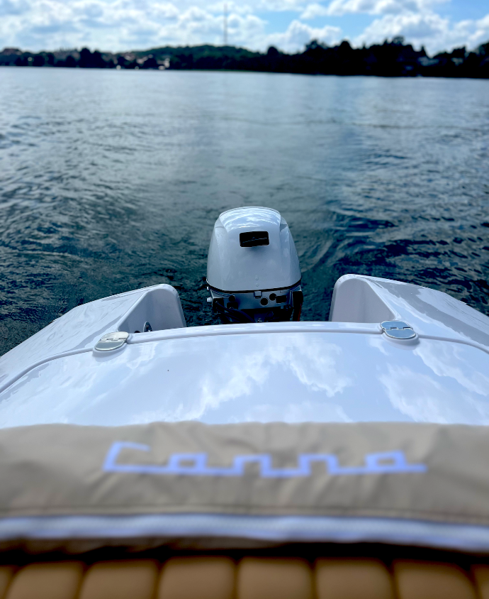 CANNA b-One, motor boat