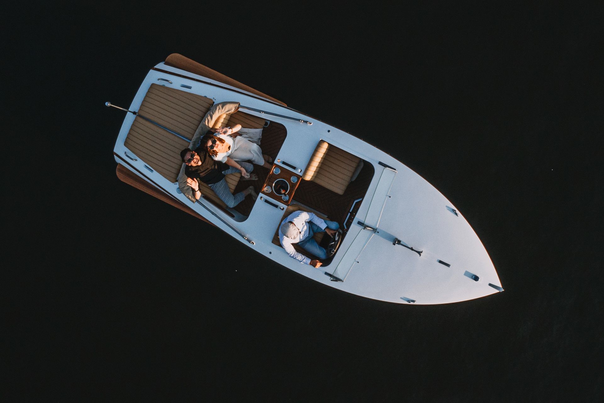 white electric boat canna one
