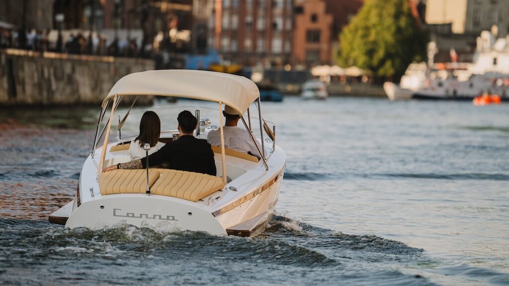CANNA One electric boat